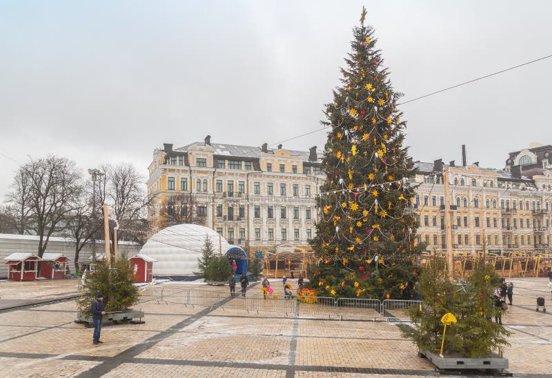 KYIV, ΟΥΚΡΑΝΊΑ: Κύριο δέντρο έτους Kyiv ` s νέο στοκ φωτογραφία KYIV, ΟΥΚΡΑΝΊΑ: Κύριο δέντρο έτους Kyiv ` s νέο στοκ φωτογραφία