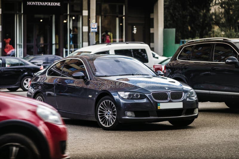 Kyiv, Ουκρανία - 18 Μαΐου 2016: Γκρίζο αυτοκίνητο BMW E92 μ3 στην οδό στοκ φωτογραφίες Kyiv, Ουκρανία - 18 Μαΐου 2016: Γκρίζο αυτοκίνητο BMW E92 μ3 στην οδό στοκ φωτογραφίες