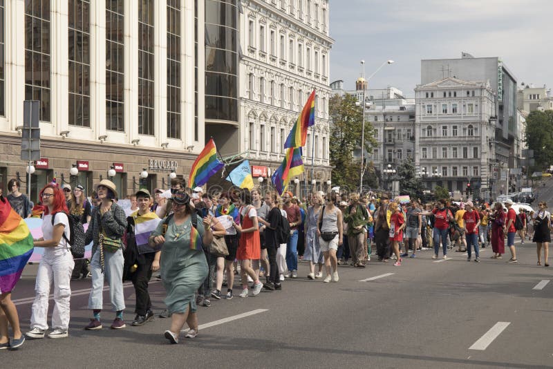 Kyiv, Ουκρανία στις 23 Ιουνίου 2019 Η ετήσια παρέλαση LGBT υπερηφάνειας Ομοφυλοφιλική παρέλαση υπερηφάνειας με τα χρώματα και τις στοκ φωτογραφία Kyiv, Ουκρανία στις 23 Ιουνίου 2019 Η ετήσια παρέλαση LGBT υπερηφάνειας Ομοφυλοφιλική παρέλαση υπερηφάνειας με τα χρώματα και τις στοκ φωτογραφία
