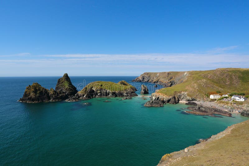 Kynanceinham in Cornwall royalty-vrije stock foto Kynanceinham in Cornwall royalty-vrije stock foto