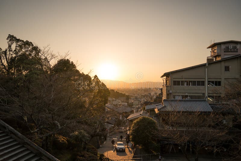 Kyoto, Japonia - 2 Mar 2018: Zmierzchu widok od Kiyomizu-dera świątyni na 2 Mar 2018, Kyoto, Japonia obraz royalty free Kyoto, Japonia - 2 Mar 2018: Zmierzchu widok od Kiyomizu-dera świątyni na 2 Mar 2018, Kyoto, Japonia obraz royalty free