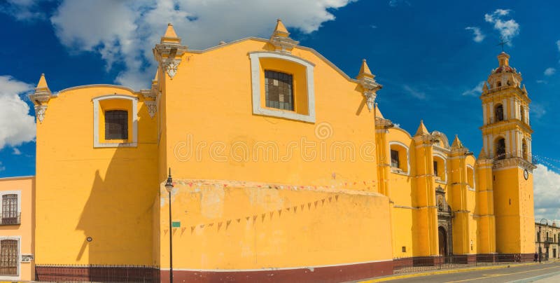 Kyrka av San Pedro Apostol i Cholula PUEBLA MEXICO royaltyfria foton Kyrka av San Pedro Apostol i Cholula PUEBLA MEXICO royaltyfria foton