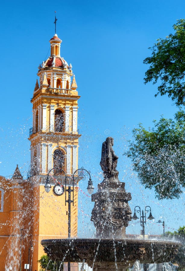 Kyrka av San Pedro Apostol i Cholula, Puebla, Mexico arkivfoton Kyrka av San Pedro Apostol i Cholula, Puebla, Mexico arkivfoton