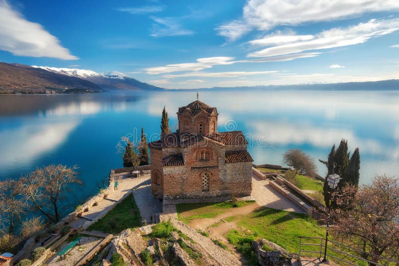 Kyrka av St John teologen - på Kaneo, Ohrid, Makedonien