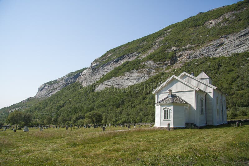 Kyrka på den DÃ¸nna ön nordliga Norge