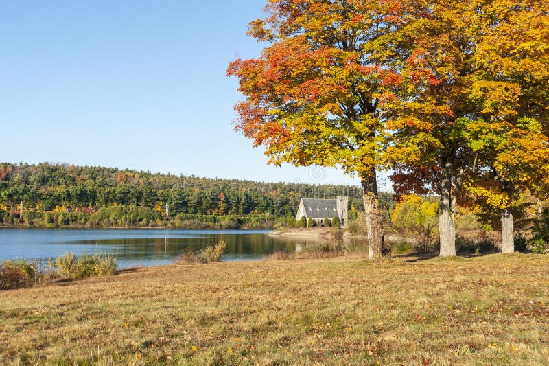 Kyrka på den Wachusett behållaren arkivbilder Kyrka på den Wachusett behållaren arkivbilder