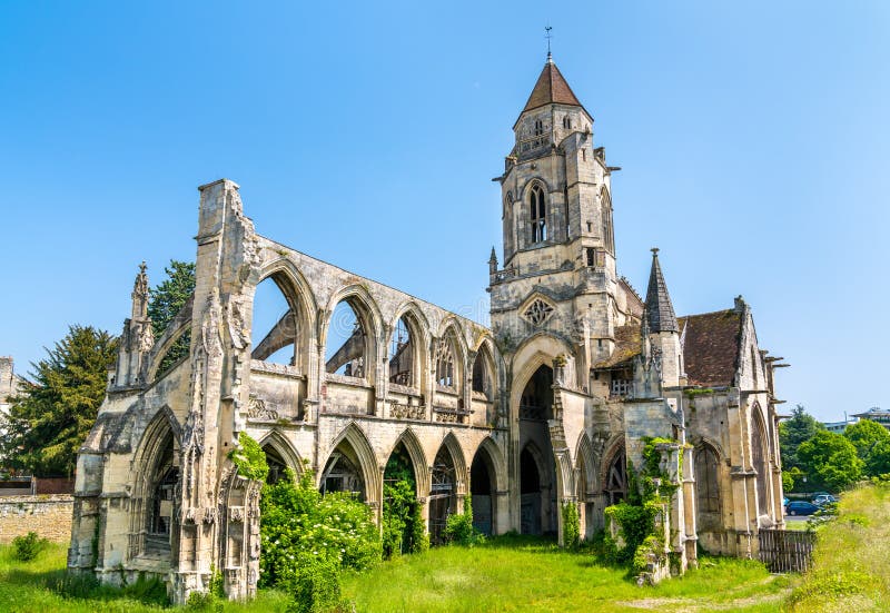 Kyrkan av Helgon-Etienne-le-Vieux i Caen, Frankrike arkivbild Kyrkan av Helgon-Etienne-le-Vieux i Caen, Frankrike arkivbild
