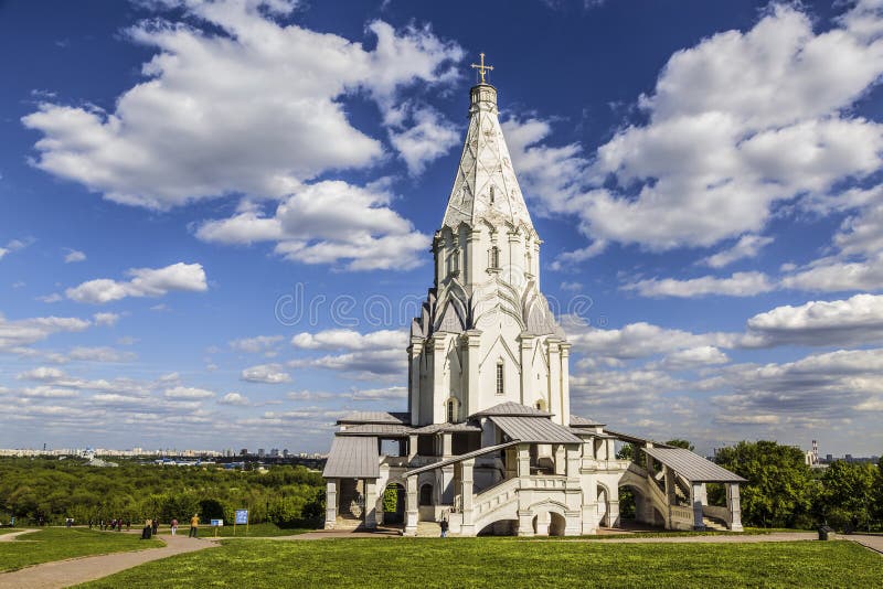 Kyrkan av uppstigningen i Kolomenskoye, Moskva, royaltyfri bild Kyrkan av uppstigningen i Kolomenskoye, Moskva, royaltyfri bild