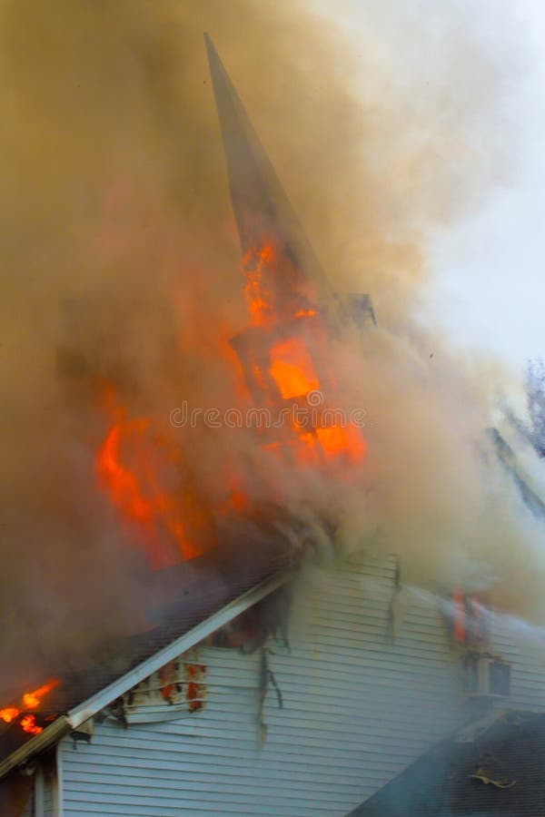 kyrklig brand royaltyfri bild kyrklig brand royaltyfri bild