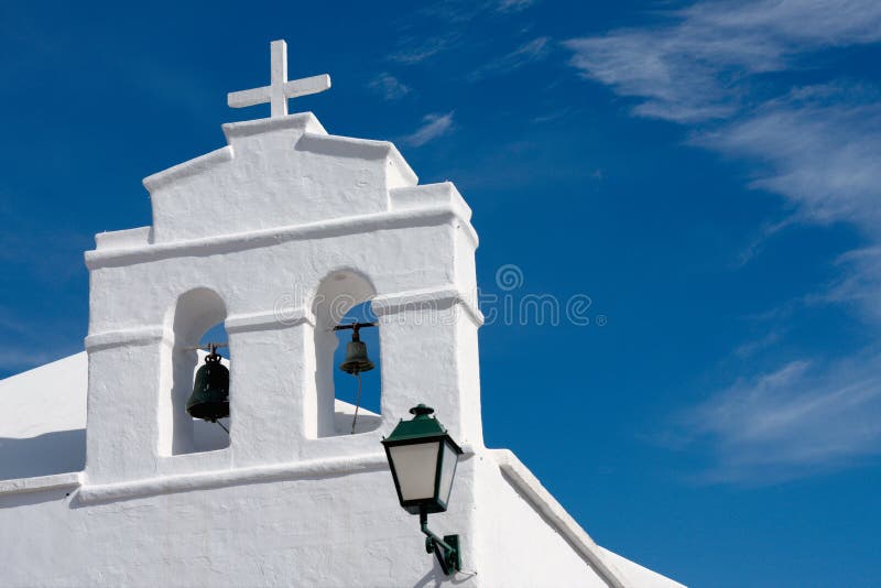 kyrklig lanzarote tornwhite royaltyfri bild kyrklig lanzarote tornwhite royaltyfri bild