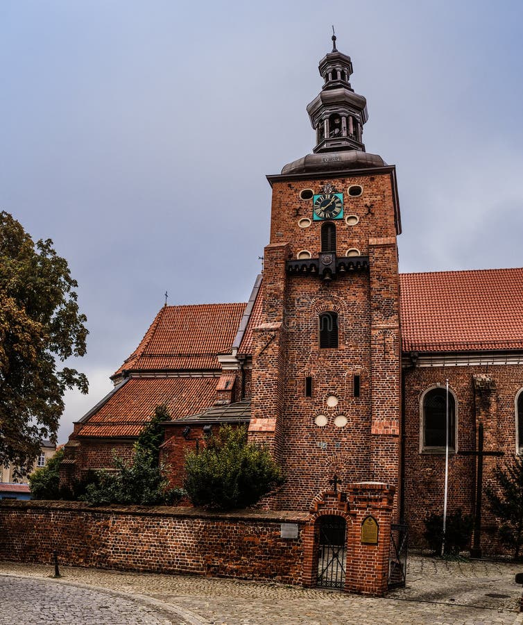 kyrklig semesterort sts för croatia makarskafläck Treenighet i Gniezno, Polen royaltyfri foto kyrklig semesterort sts för croatia makarskafläck Treenighet i Gniezno, Polen royaltyfri foto