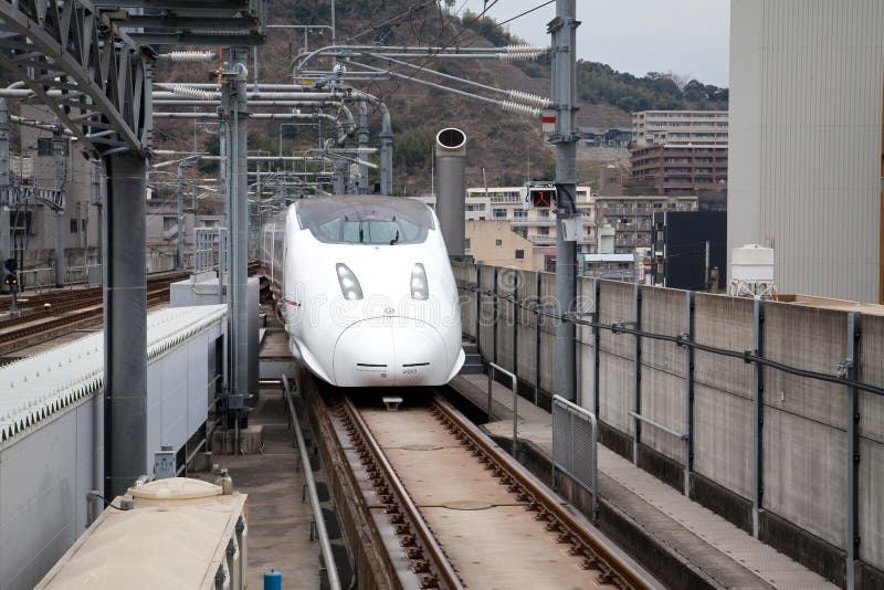 Kyushu Shinkansen tren de punto negro de 800 series imagenes de archivo Kyushu Shinkansen tren de punto negro de 800 series imagenes de archivo