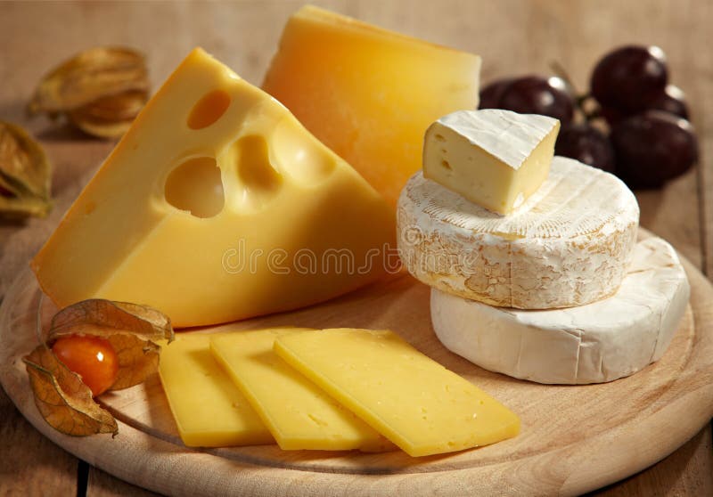 Käse und Früchte