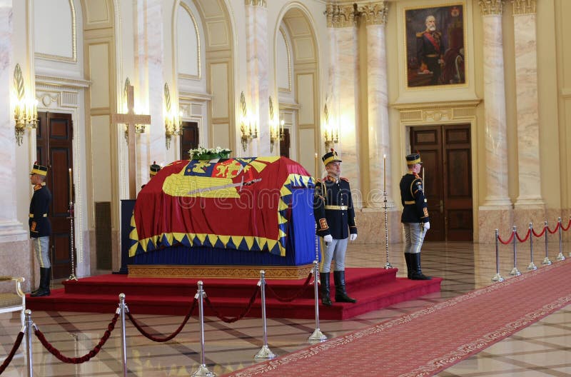 Königin Anne von Rumänien bei Royal Palace in Bukarest stockbild Königin Anne von Rumänien bei Royal Palace in Bukarest stockbild