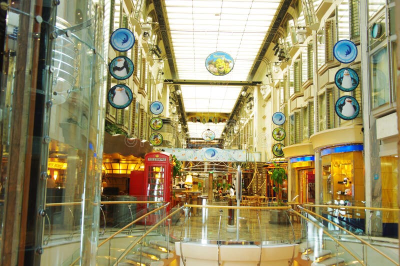 Königliche Allee in der Kreuzfahrt stockfotografie Königliche Allee in der Kreuzfahrt stockfotografie