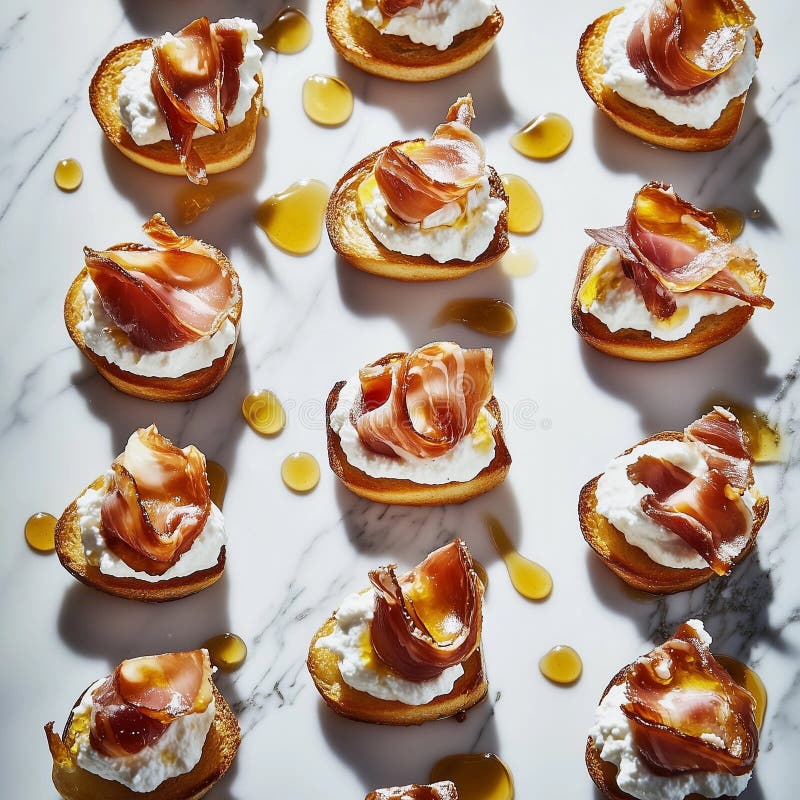 Köstliche Crostini mit cremigem Käse und salziger Prosciutto mit Honig getränkt auf einer Marmoroberfläche Generative KI stock abbildung