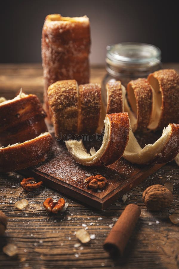 Köstliche frisch gebackene Brötchen lizenzfreies stockfoto