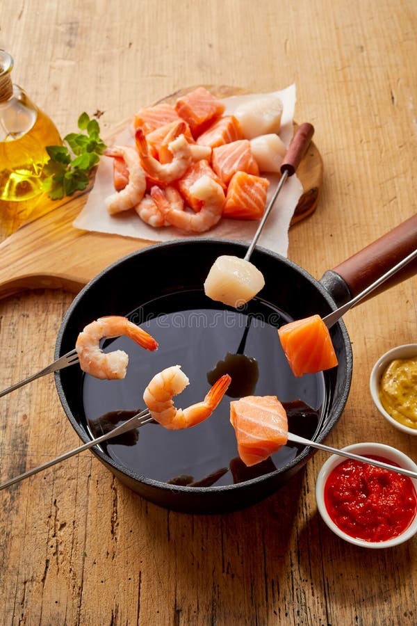 Köstliches Meeresfrüchtewinterfondue stockfoto Köstliches Meeresfrüchtewinterfondue stockfoto