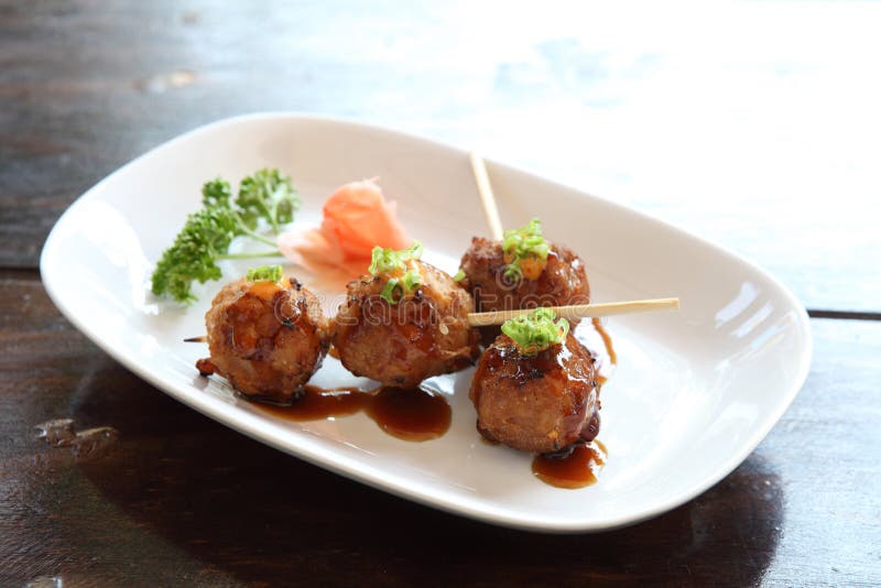 Köttbulle med japansk sås royaltyfri foto Köttbulle med japansk sås royaltyfri foto