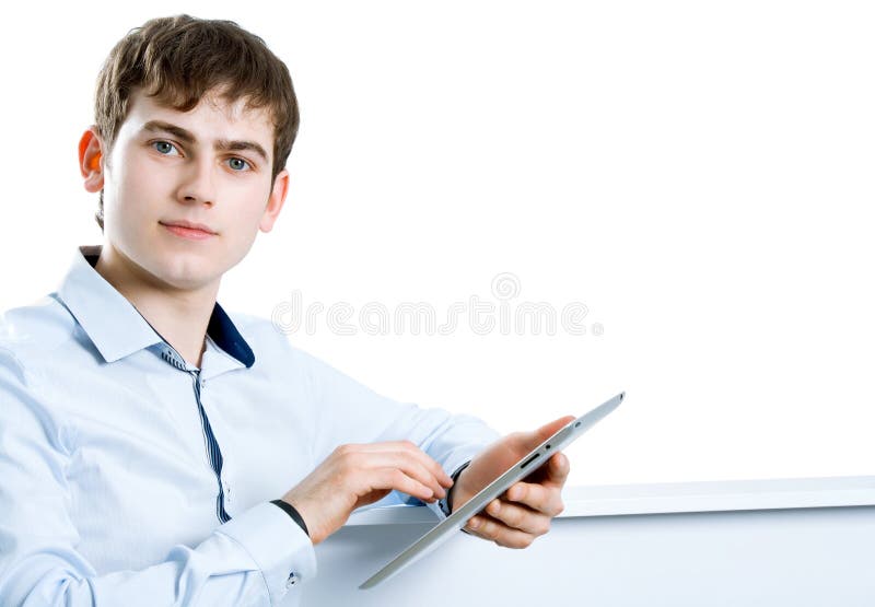 Kühler Geschäftsmann unter Verwendung der elektronischen Tablette lizenzfreies stockfoto Kühler Geschäftsmann unter Verwendung der elektronischen Tablette lizenzfreies stockfoto