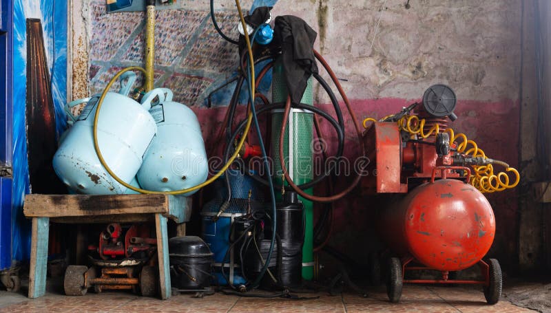 Kühlschrankdruck und Manometermessgeräte Manometer und varie lizenzfreies stockfoto Kühlschrankdruck und Manometermessgeräte Manometer und varie lizenzfreies stockfoto