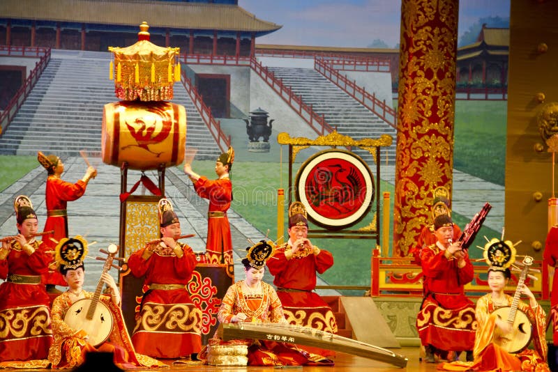 Künstler, die chinesische Instrumente spielen stockbilder Künstler, die chinesische Instrumente spielen stockbilder