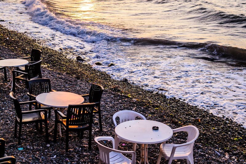 Küsten-Café-Tabellen stockfotografie Küsten-Café-Tabellen stockfotografie