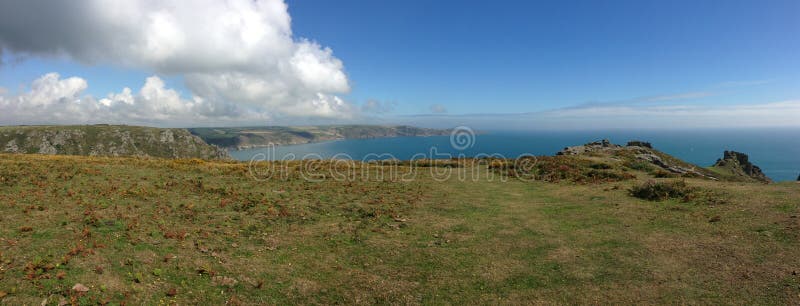 Küstenlinienpanorama lizenzfreie stockbilder Küstenlinienpanorama lizenzfreie stockbilder