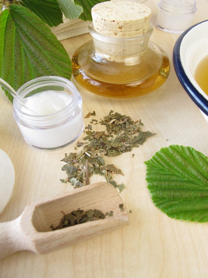 kąpielowy kremowy esenci hamamelis tincture obrazy royalty free kąpielowy kremowy esenci hamamelis tincture obrazy royalty free