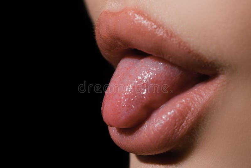 Boca aberta com lábios femininos vermelhos e ícone de língua