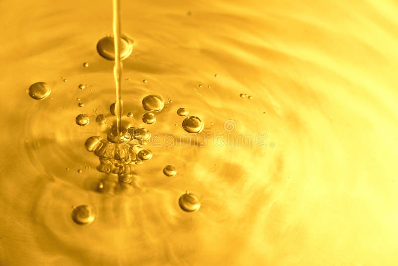 L'acqua bolle IV immagine stock L'acqua bolle IV immagine stock