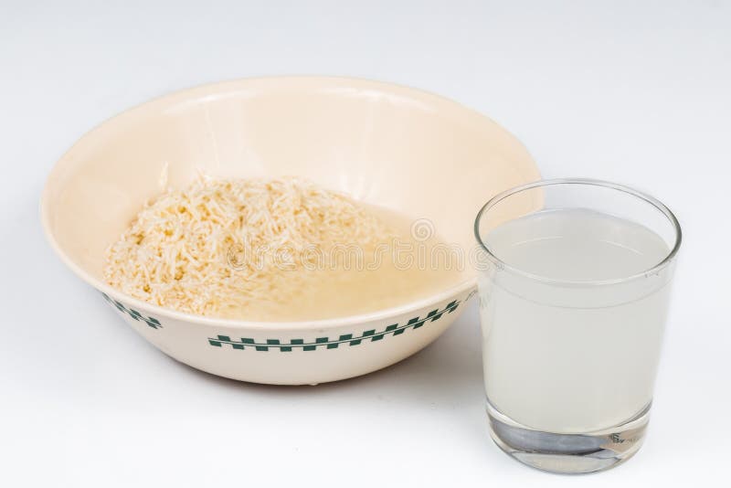 L'acqua dal risciacquo del riso può essere usata come fertilizzante di pianta naturale