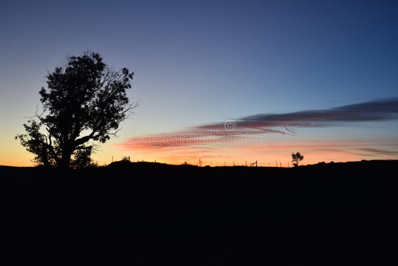 L'alba ed il bello cielo variopinto fotografia stock libera da diritti L'alba ed il bello cielo variopinto fotografia stock libera da diritti