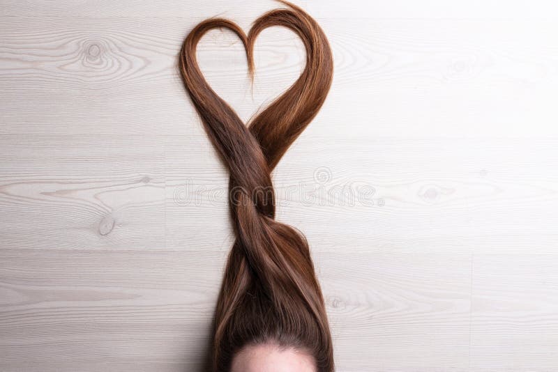 L'amour est dans les cheveux images libres de droits L'amour est dans les cheveux images libres de droits