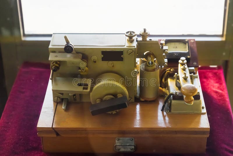 L'appareil Du Télégraphe électrique De L'inventeur Américain Samuel Morse Image stock - Image du message, clé: 160359063