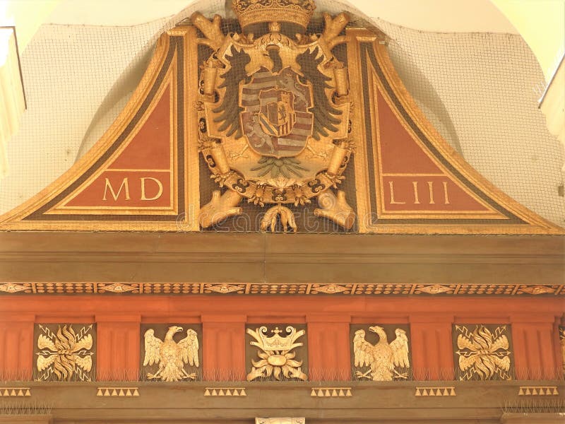 L'Austria, Vienna, architettura squisita delle pareti di pietra delle costruzioni immagine stock L'Austria, Vienna, architettura squisita delle pareti di pietra delle costruzioni immagine stock