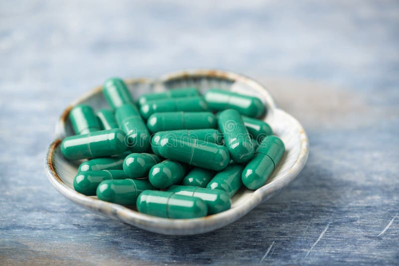 L - Capsules de carnitine Concept pour une supplémentation diététique saine photos libres de droits L - Capsules de carnitine Concept pour une supplémentation diététique saine photos libres de droits