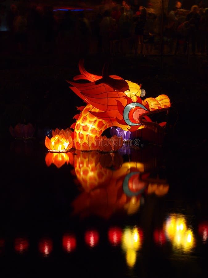 L'eau chinoise Dragon Lantern photographie stock libre de droits L'eau chinoise Dragon Lantern photographie stock libre de droits