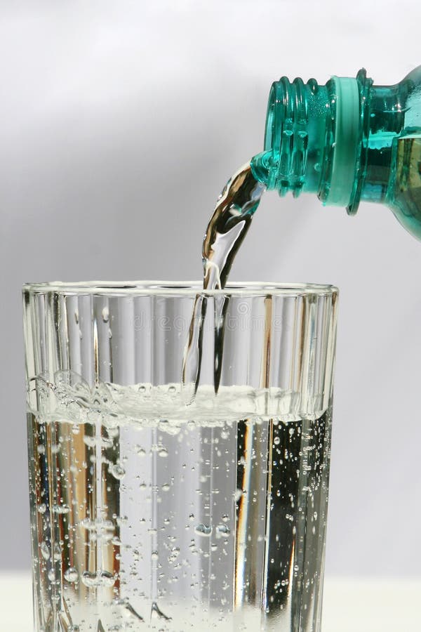 l'eau de pétillement images libres de droits l'eau de pétillement images libres de droits