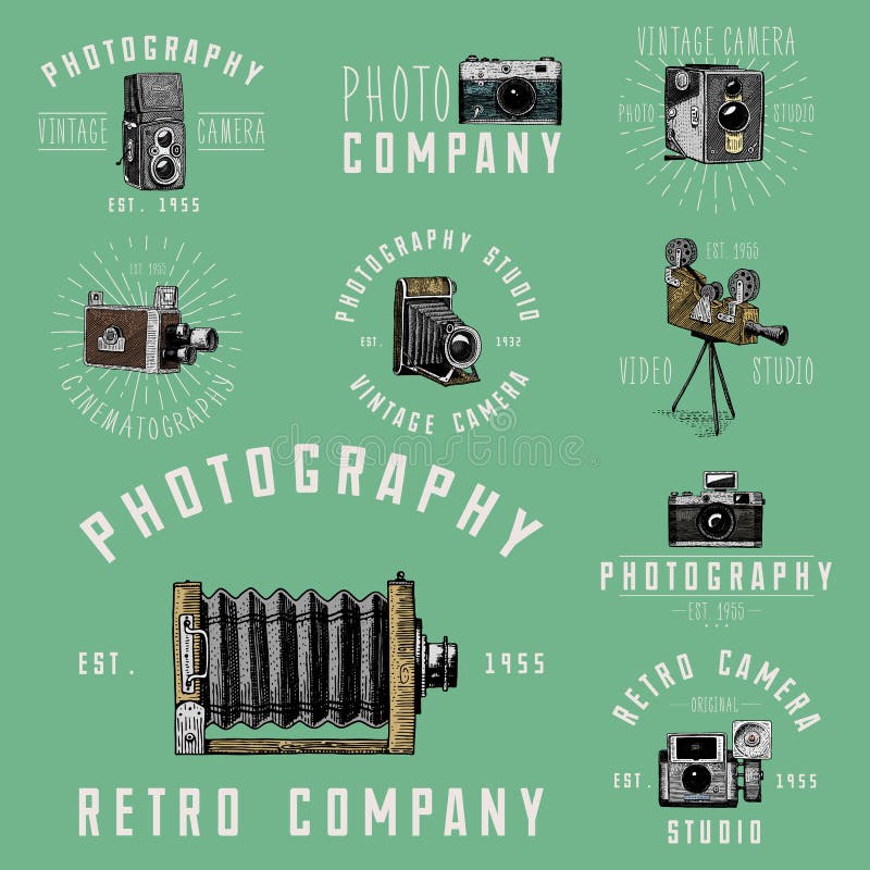 L'emblème de logo de photo ou le label, vidéo, le film, appareil-photo de film d'abord jusqu'maintenant au vintage, a gravé tiré illustration stock L'emblème de logo de photo ou le label, vidéo, le film, appareil-photo de film d'abord jusqu'maintenant au vintage, a gravé tiré illustration stock