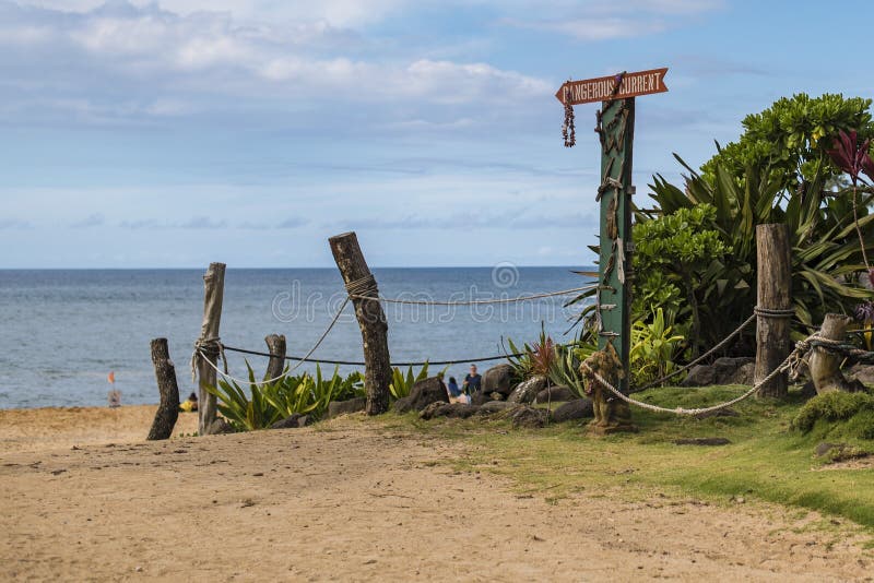 L'entrée à la plage de Waimea image stock L'entrée à la plage de Waimea image stock