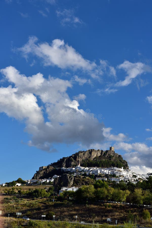 L'Espagne, Andalousie, Zahara de la Sierra photos stock L'Espagne, Andalousie, Zahara de la Sierra photos stock