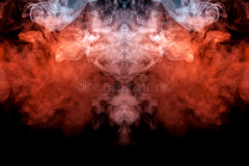 L'esplosione delle nuvole ardenti di fumo arancio su un getto nero del fondo di dispersione del vapore dalle fiamme del vape immagini stock libere da diritti L'esplosione delle nuvole ardenti di fumo arancio su un getto nero del fondo di dispersione del vapore dalle fiamme del vape immagini stock libere da diritti
