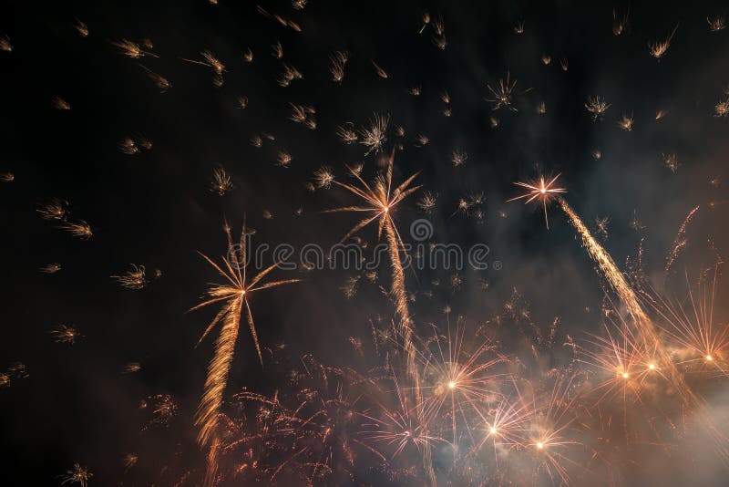 L'estratto colora le luci dei fuochi d'artificio immagine stock L'estratto colora le luci dei fuochi d'artificio immagine stock