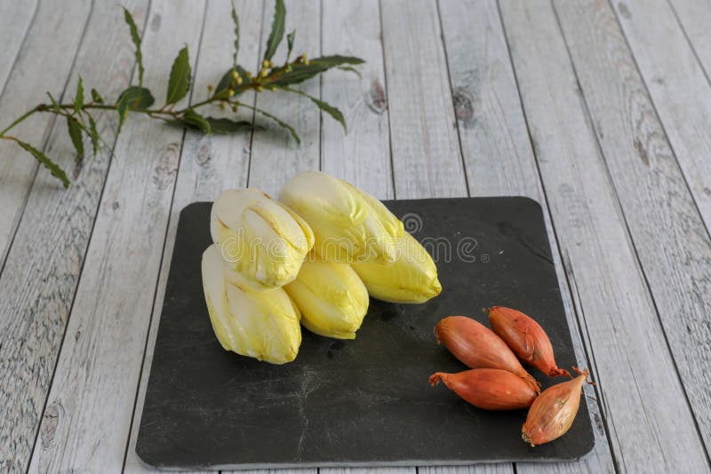 L?gumes frais sur la table en bois images libres de droits L?gumes frais sur la table en bois images libres de droits