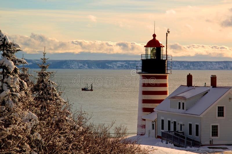 L'hiver au phare principal occidental de Quoddy photo libre de droits L'hiver au phare principal occidental de Quoddy photo libre de droits