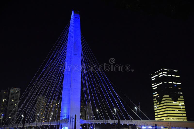 S�o Jos� dos Campos, April 5, 2024: The beautiful view of the lights of the Colinas Green Tower and the Juana Blanco Arch of Innovation cable-stayed bridge. S�o Jos� dos Campos, April 5, 2024: The beautiful view of the lights of the Colinas Green Tower and the Juana Blanco Arch of Innovation cable-stayed bridge