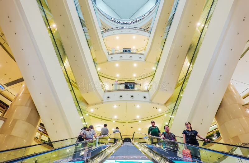 l'interno dell'annuncio pubblicitario nel centro commerciale di Taipei 101, il centro commerciale di vendita al dettaglio di mult fotografie stock l'interno dell'annuncio pubblicitario nel centro commerciale di Taipei 101, il centro commerciale di vendita al dettaglio di mult fotografie stock