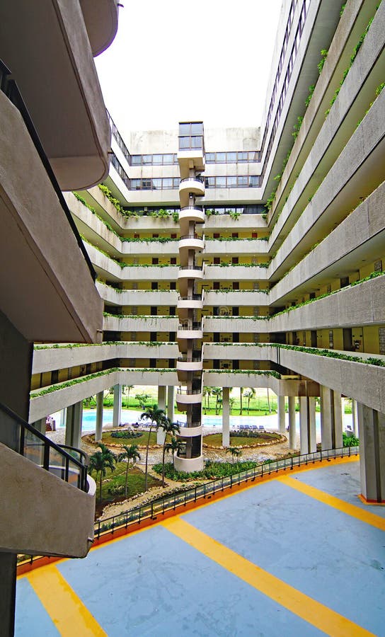 L'interno di un moderno edificio dell'Avana. Rassegna interna di un moderno edificio dell'Avana nella repubblica di cuba cuba