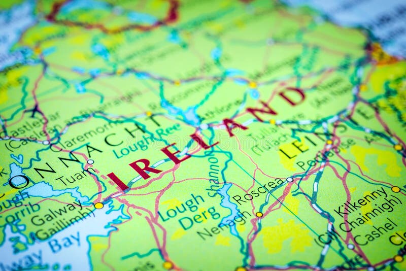 L'Irlanda su una mappa immagine stock libera da diritti L'Irlanda su una mappa immagine stock libera da diritti